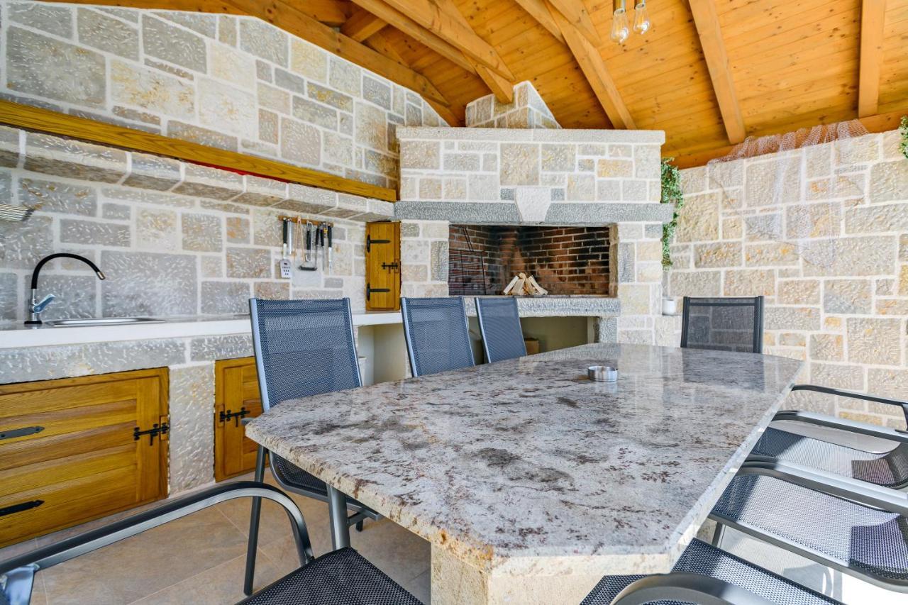Luxury Stone Villa With Pool - Brisevo Екстериор снимка